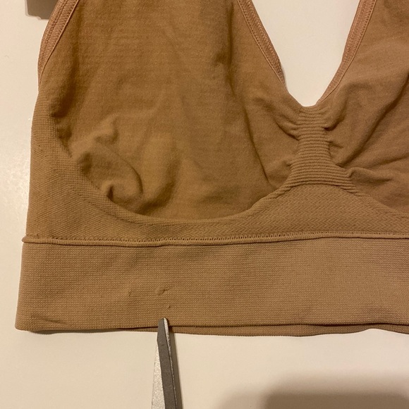 3/$30* NWT Medium Hanes Nude Seamless Softcup Bra Sleep SoftComfortable Bralette - Picture 7 of 8